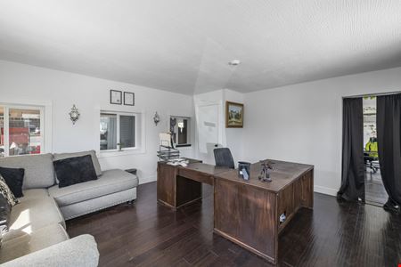 2,584 SF Auto Shop for Sale