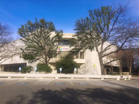 Office space for Rent at 4 Park Central in Dallas