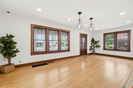 4094 Broadway