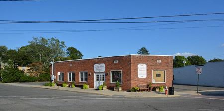 Retail space for Sale at 503 Lake Ave in Saint James