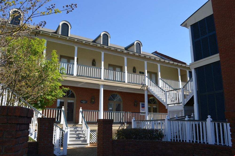 11 Northtown Drive
