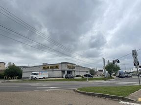 10,488 SF Retail Building – For Sale or Lease