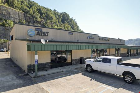 Oaks Plaza