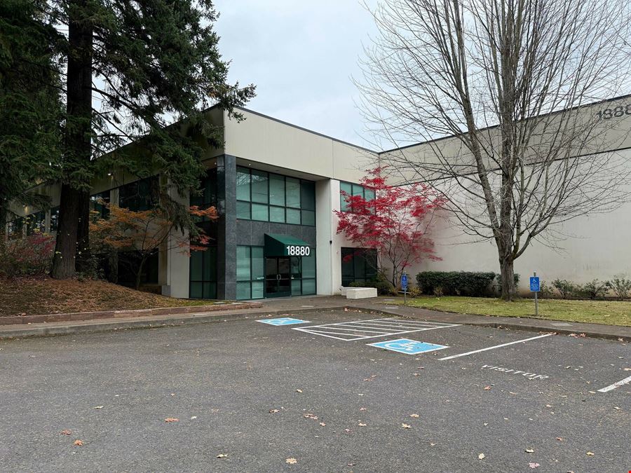Columbia Stone - Industrial Building with Fenced Yard