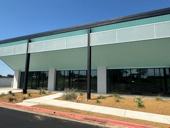 1909 S Douglas Blvd - Midtown Market