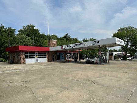 Retail space for Rent at 1501 N College Ave in Fayetteville