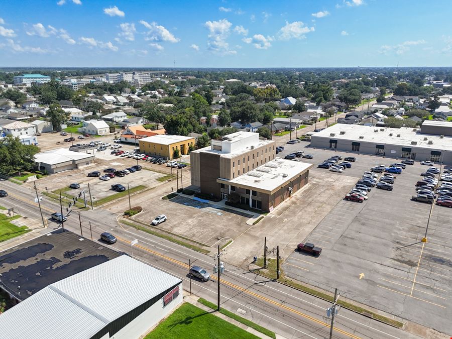 Value-Add ±30,000 SF Office Building in Downtown Houma
