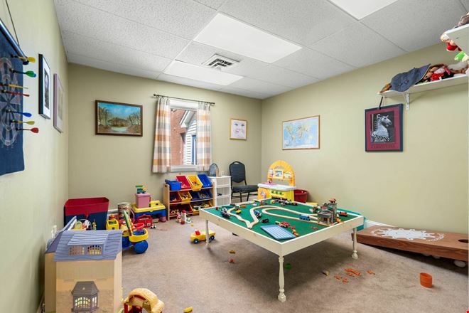 191 Chandler Road, Unit B | Andover, MA 01810 | 3,899 SF | $629,000
