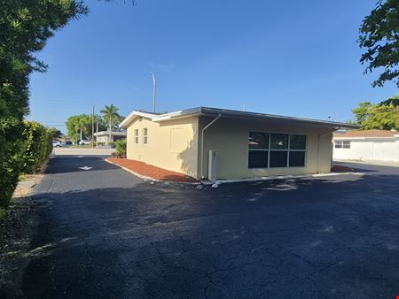 1625 Colonial Blvd., | 1,702± SF Office / Medical Building
