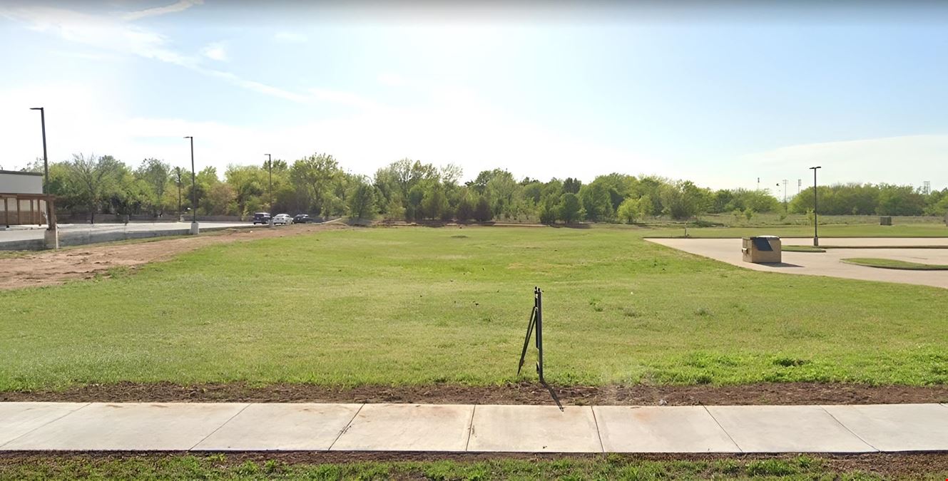 Kickapoo Ave & Shawnee - Land