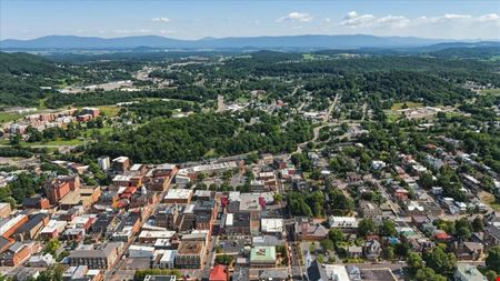 3-STORY MIXED-USE BUILDING IN DOWNTOWN STAUNTON | FULLY LEASED