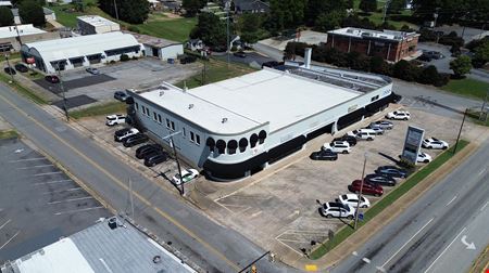 1638 N Main St