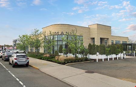 Commercial space at UCC Foreclosure Sale: 1043 Northern Boulevard in Roslyn