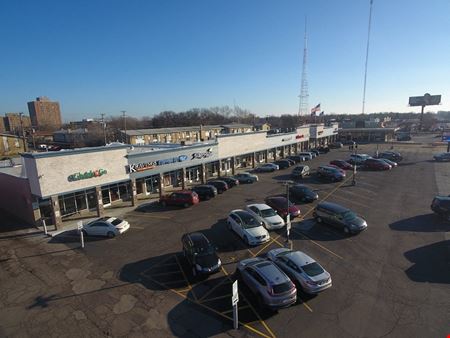 Retail space for Rent at Royal Plaza in Oak Park