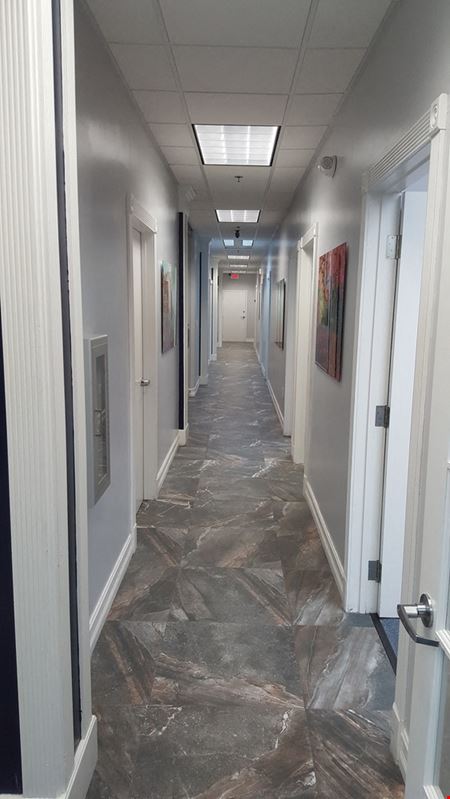 Retail Medical Office in Miami Airport Center for Sale or Lease