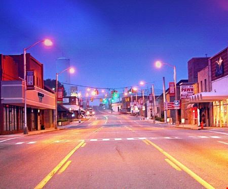 Retail space for Sale at Dollar General Multi-Tenant Retail Strip in Crossville