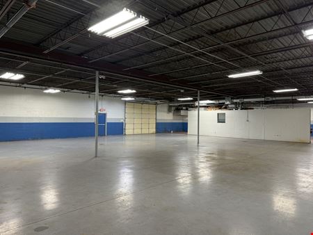 OFFICE WAREHOUSE WITH FENCED YARD