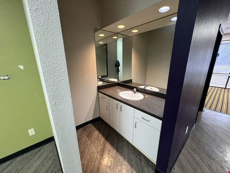 5201 S Cooper St | Wimbledon Court