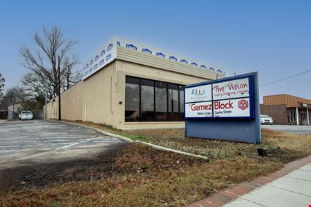 900, 910, 986 Knox Abbott Dr.