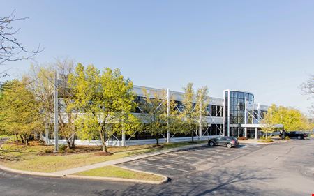 8 Penn Center West
