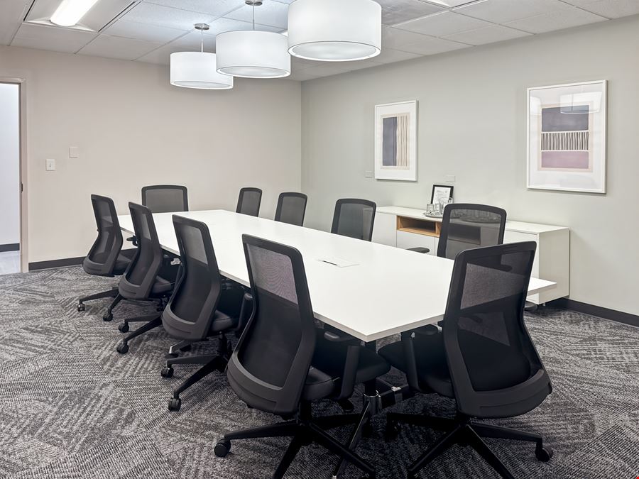 Regus - Des Plaines - River Rd