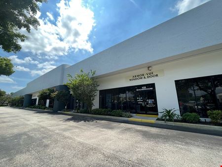 Polo Commerce Center