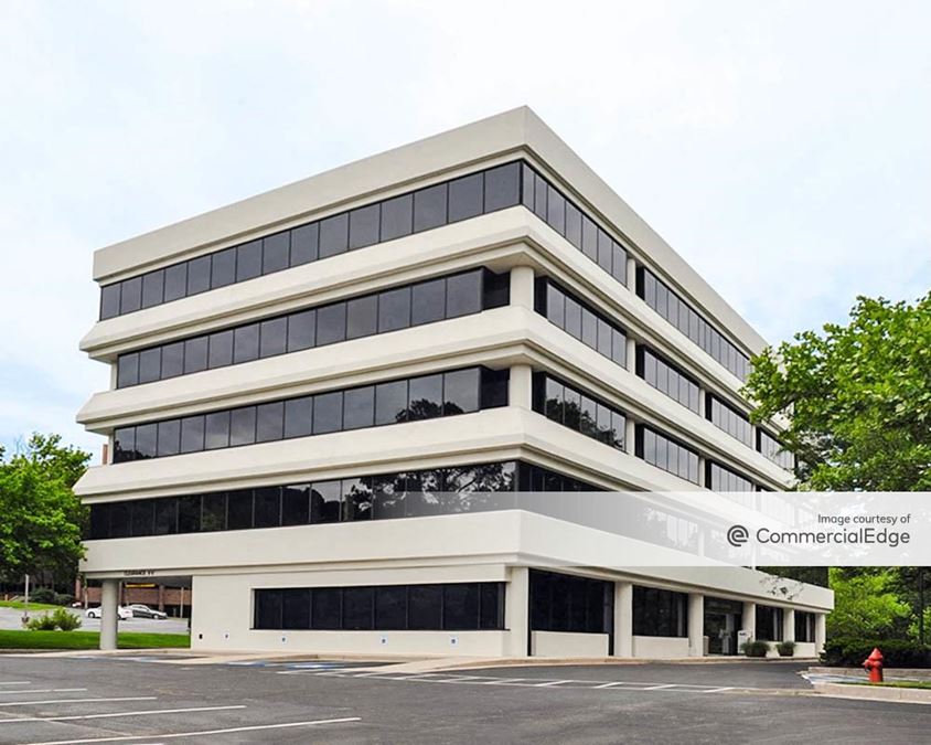 1104 Kenilworth Dr