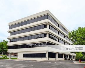 1104 Kenilworth Dr
