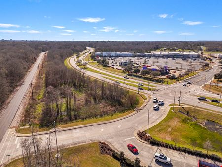 High-Visibility Development Site Near New Buc-ee’s