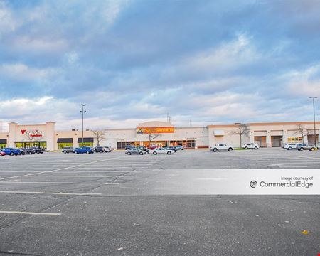 Retail space for Rent at Utica Park Place in Utica