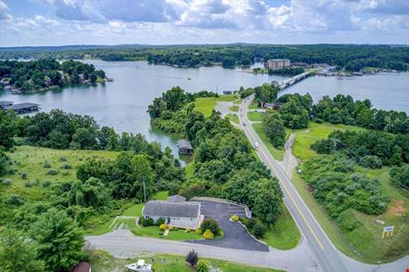 Versatile Lakefront Commercial Building