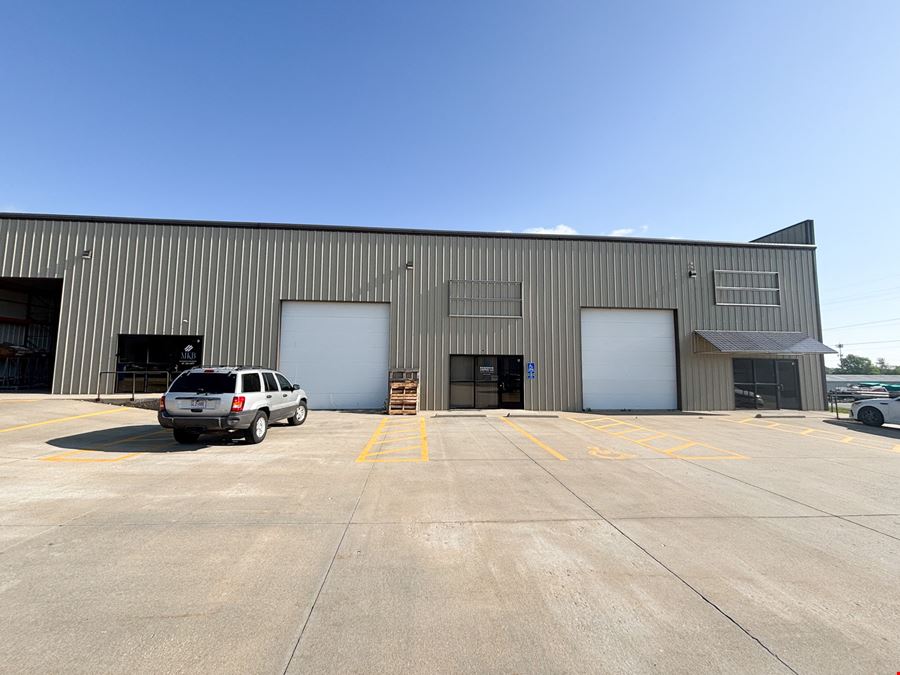 FOR LEASE: Ozark Office/Warehouse Space