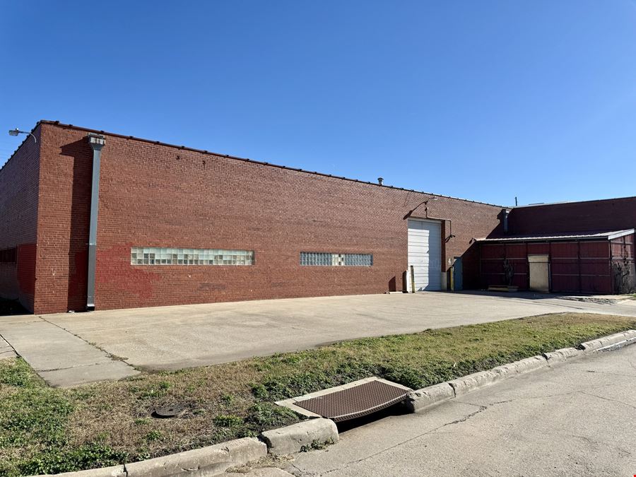 CENTRALLY LOCATED WAREHOUSE