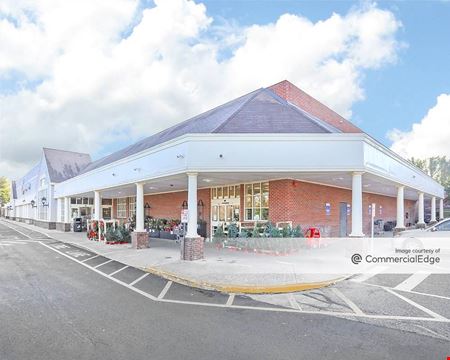 Retail space for Rent at Town Hall Shopping Plaza in Trumbull