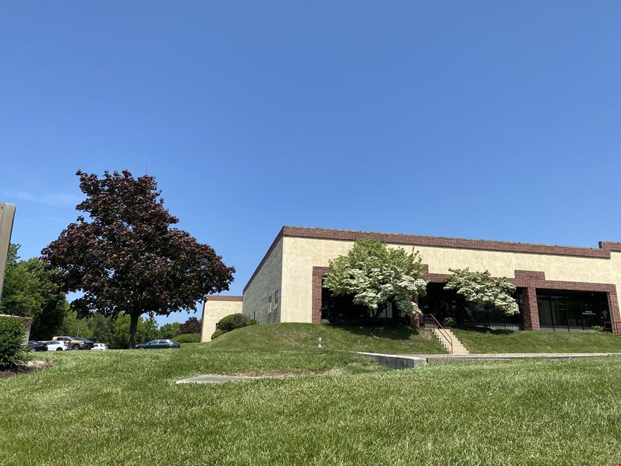 Two Contiguous (Divisible) Suites Available