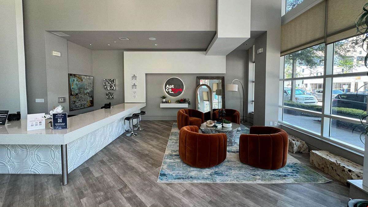Apt CoWork - at Cottonwood Bayview