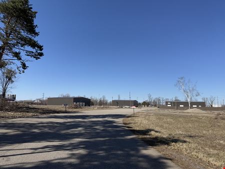 Commercial space at 4805 South Canal Road in Lansing