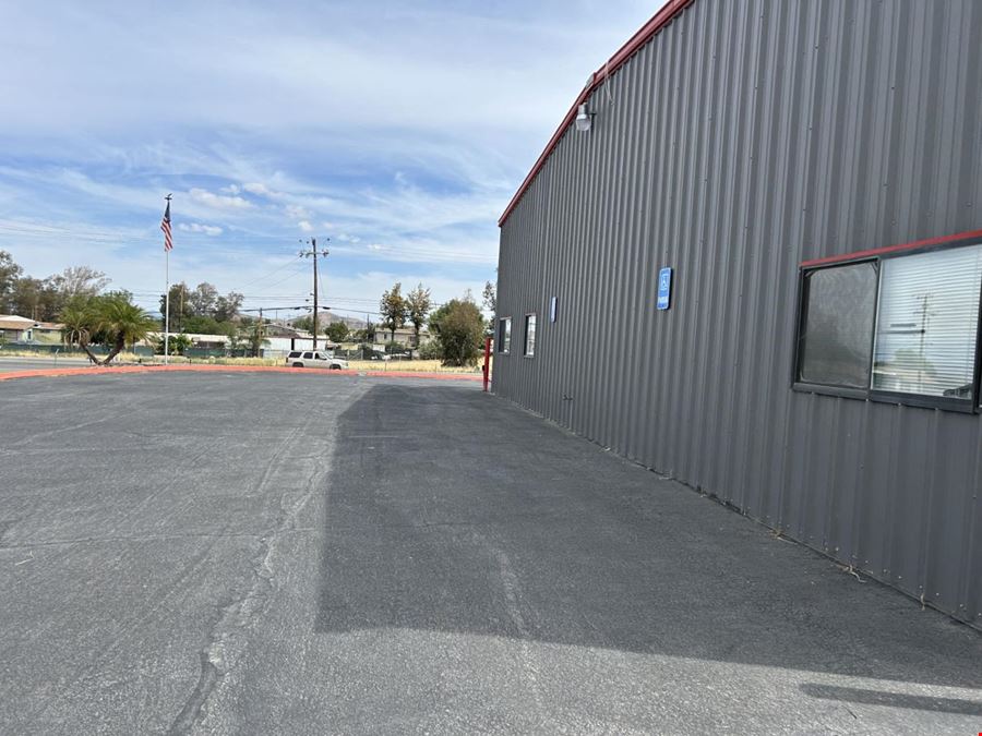 Commercial Building for lease