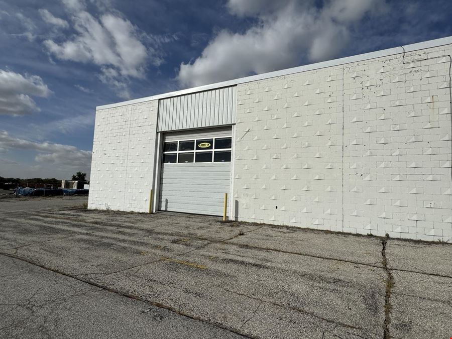 4020 N Brady Street, Lease 4020 N Brady Street, Davenport, IA 52806