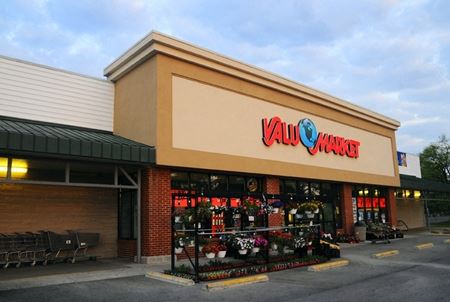 Retail space for Rent at Iroquois Manor Shopping Center in Louisville