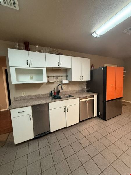 2162 E 61st St - Pitco Building- Office