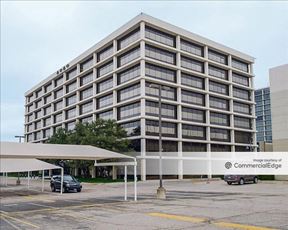 6060 North Central Expwy