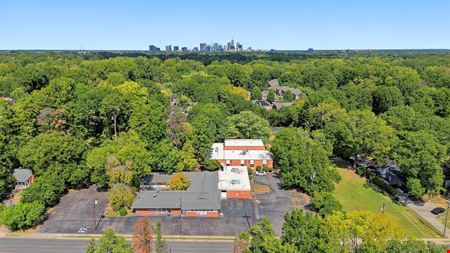 651 E Woodlawn Rd