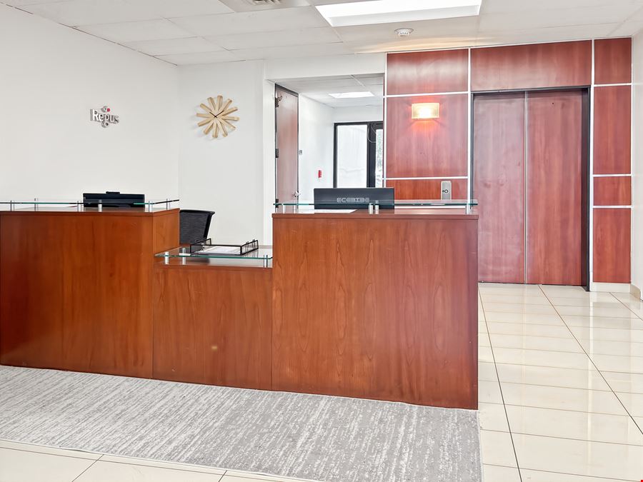 Regus - Irving - 320 Decker Drive
