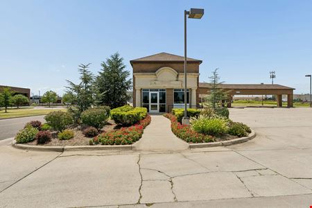 Free Standing Retail Bank