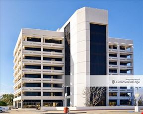 MacArthur Plaza