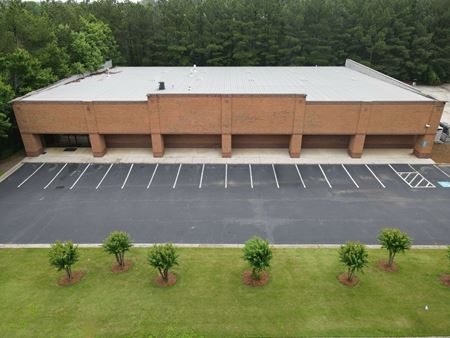 Commercial space at 3425 Martin Farm Rd in Suwanee