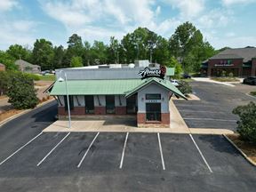 ±3,600 SF QSR | Freestanding (Former Abner’s Chicken)
