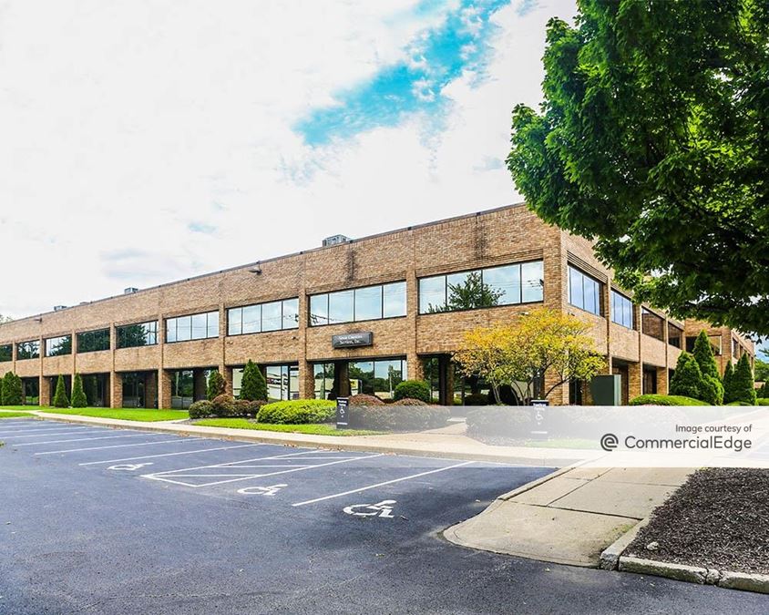 Commonwealth Business Center - 11001 Bluegrass Pkwy