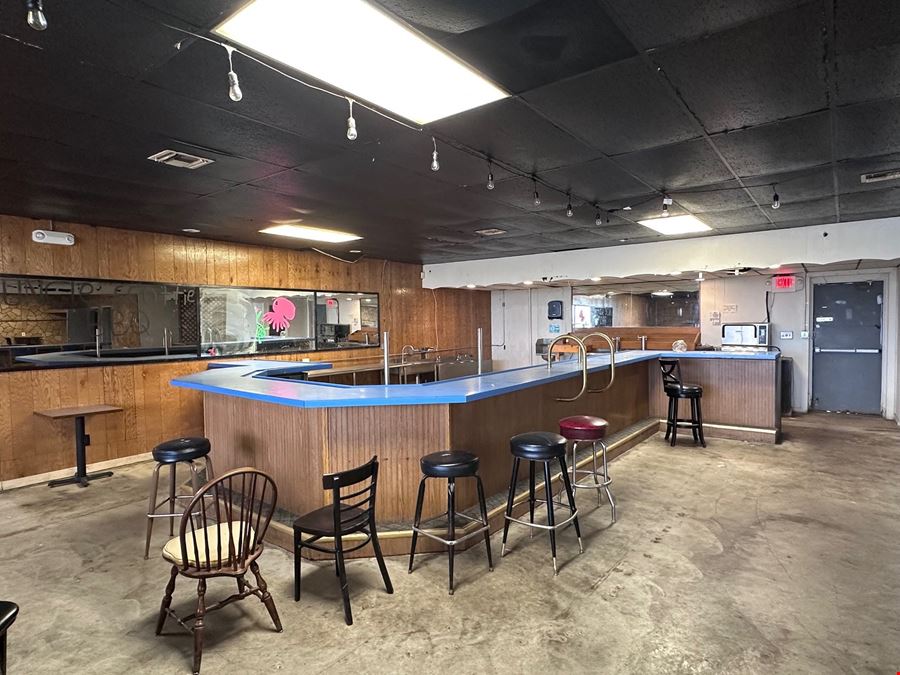 SOUTH WICHITA BAR & LOUNGE